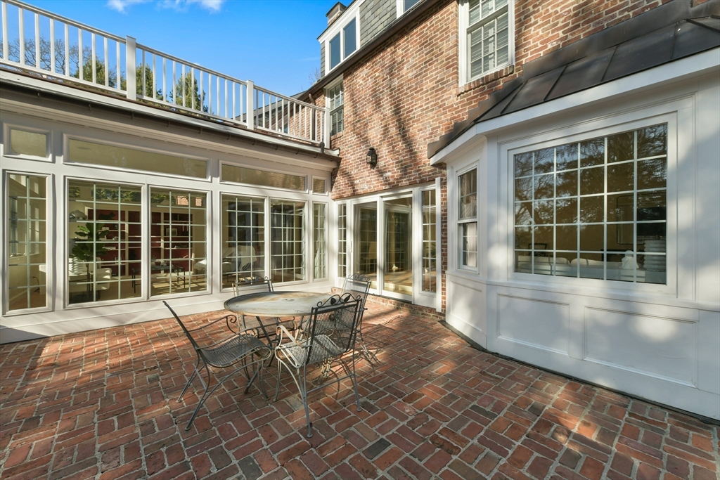 Brookline, Massachusetts 02467, United States, 5 Bedrooms Bedrooms, ,5 BathroomsBathrooms,Residential,Active,93535