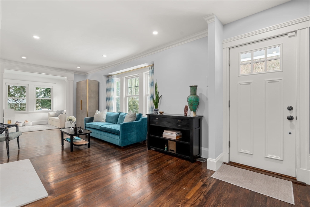 112 Wellesley Ave