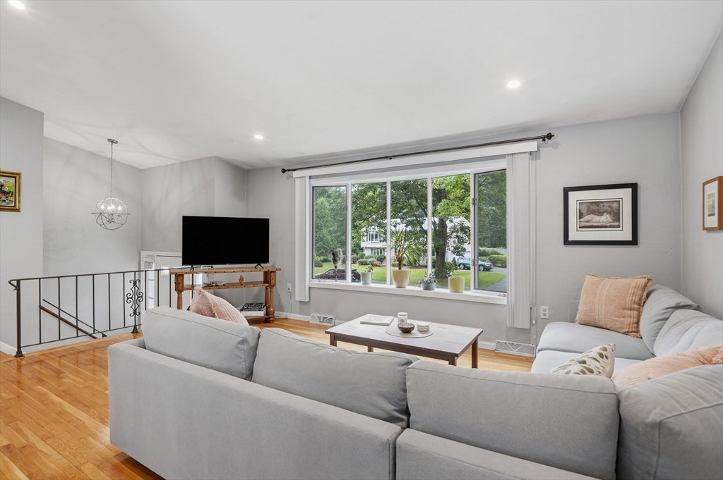 36 Valentine Rd, Northborough, MA, 36 Valentine Rd, Northborough, MA Photo #3