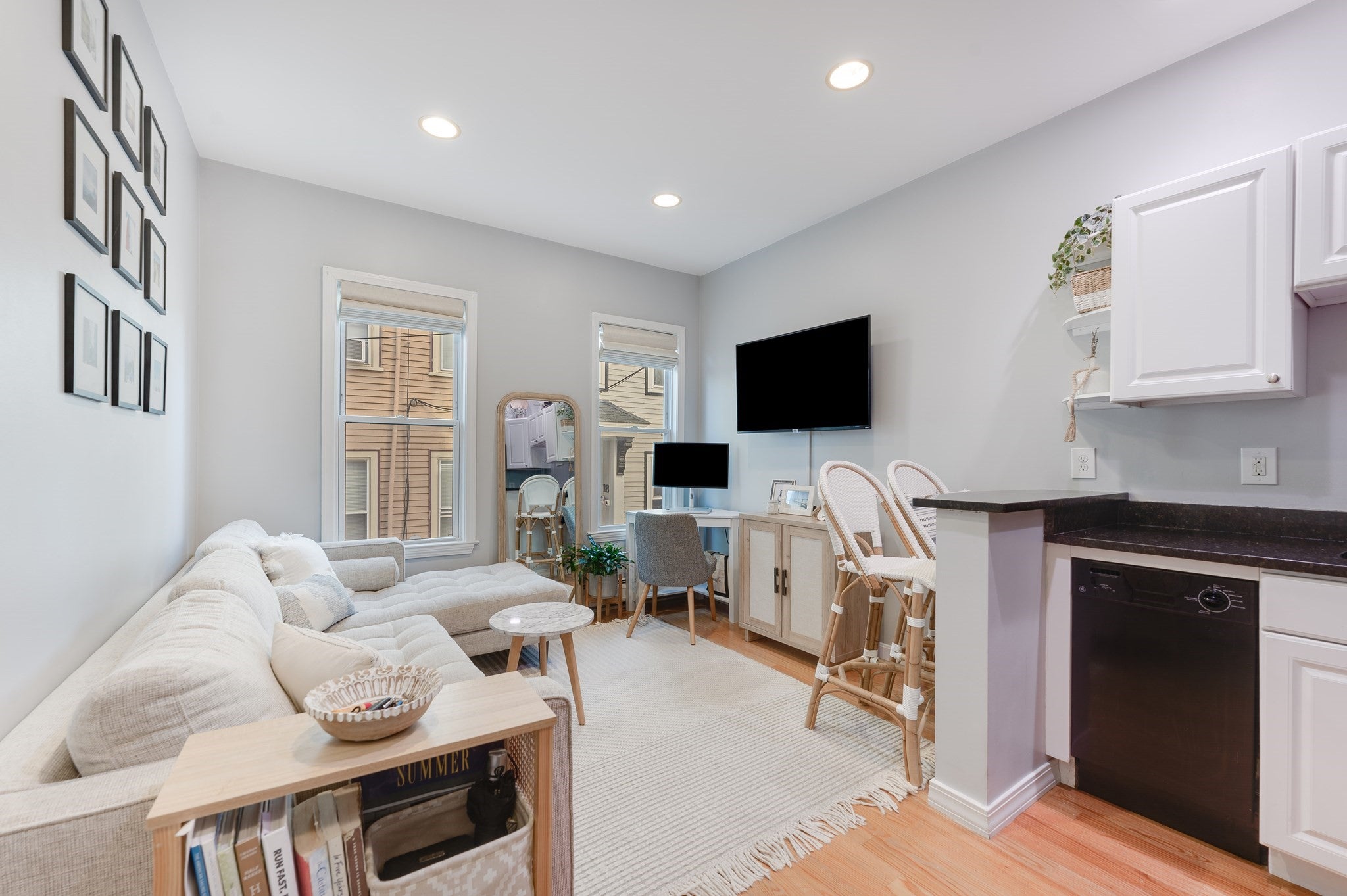 17 Burrill Pl #1, Boston, MA, 17 Burrill Pl #1, Boston, MA Photo #2
