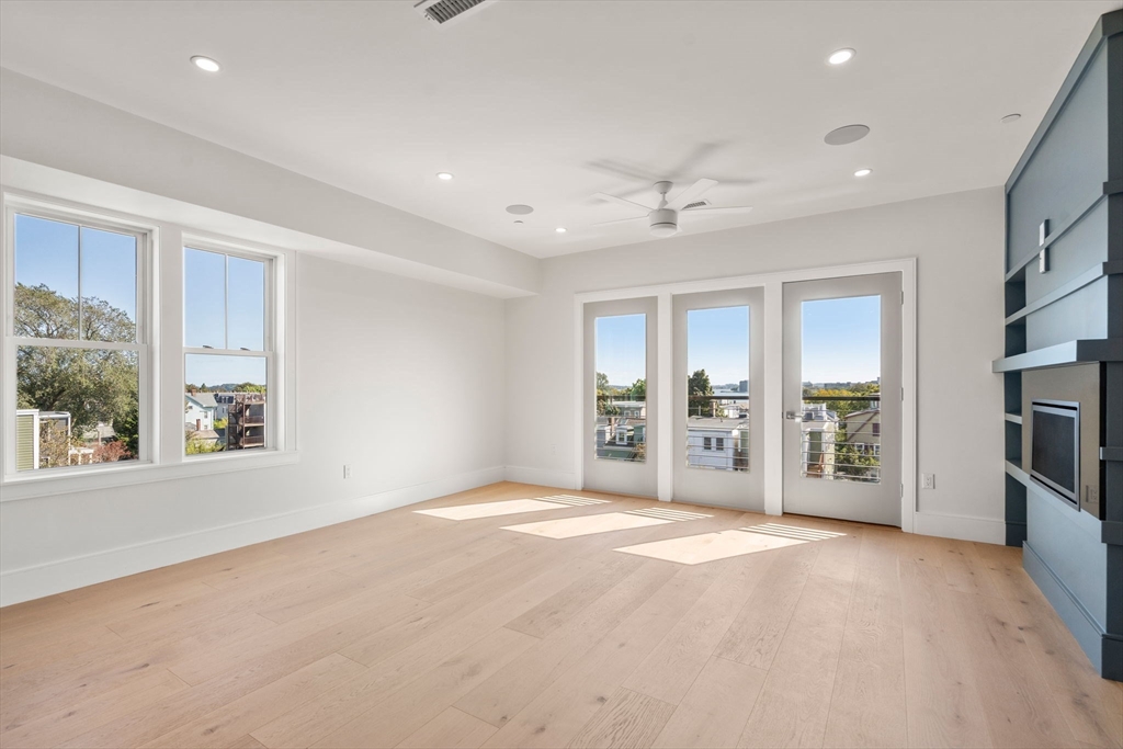 527 East 7th Street 7