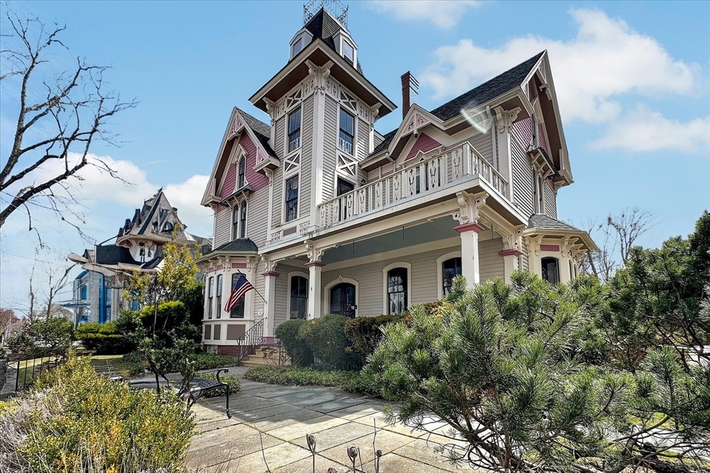 8 Jarves Street
