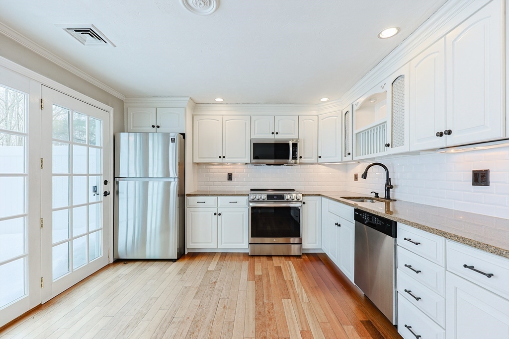 835 Mount Hope St 40