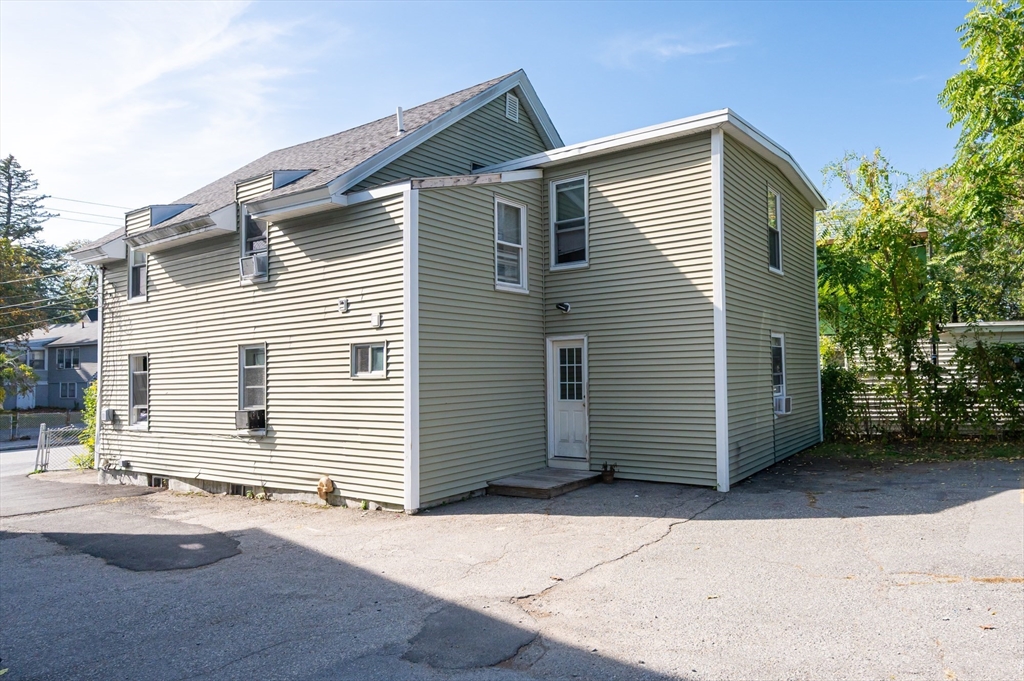 13 Woodland St