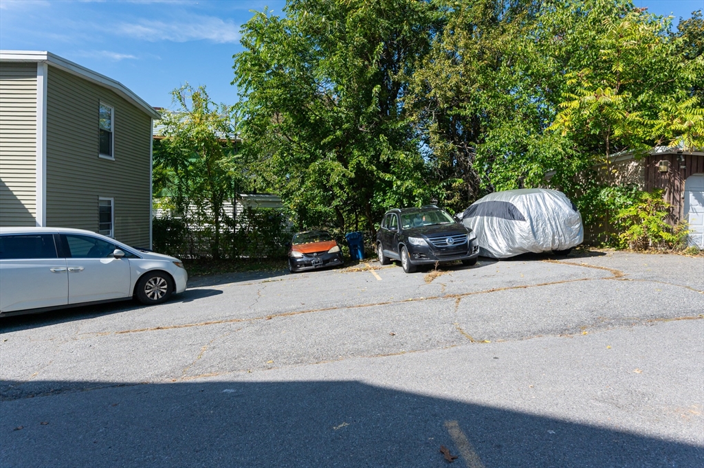 13 Woodland St