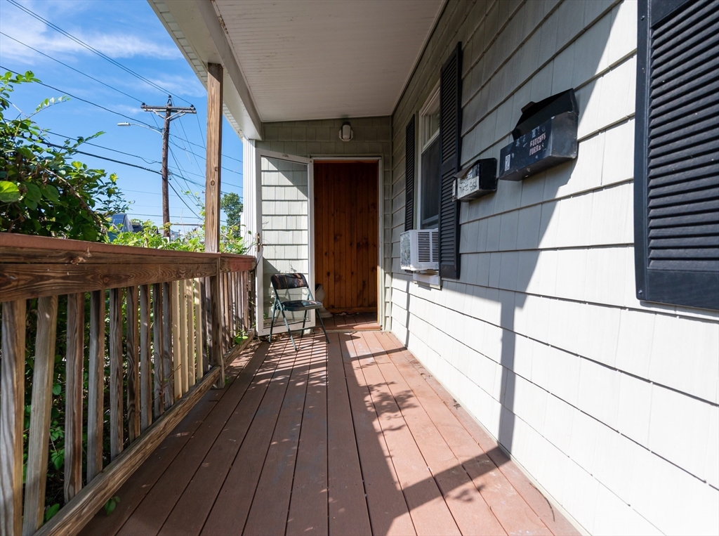 13 Woodland St