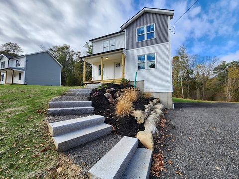 21 Cottage St Winchendon MA 01475