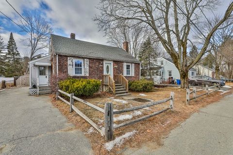 3 Veterans Ln Stoneham MA 02180