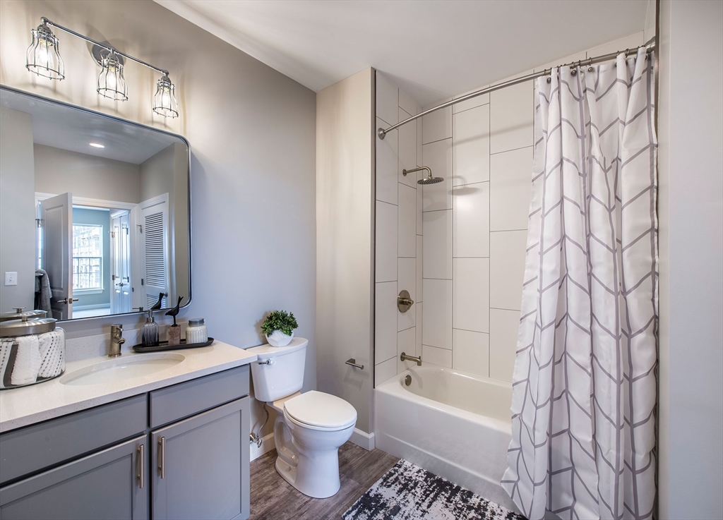 72 Flint Street 1116