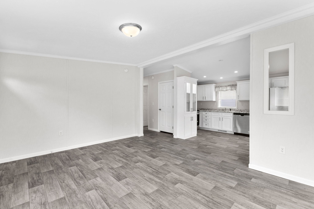 1540 Broadway 28