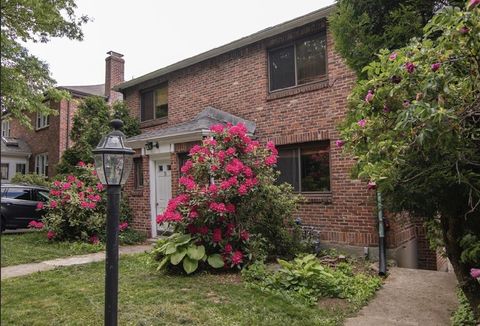 Photo of 9 Reservoir Road #2, Brookline, MA 02467 (MLS # 73489624)