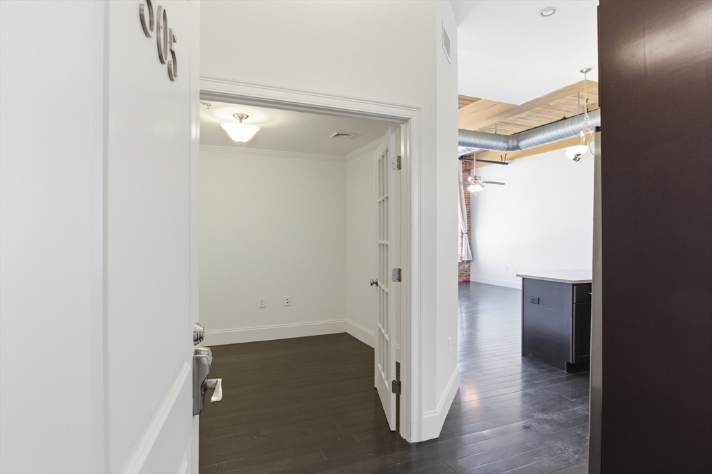 491 Dutton Street 305