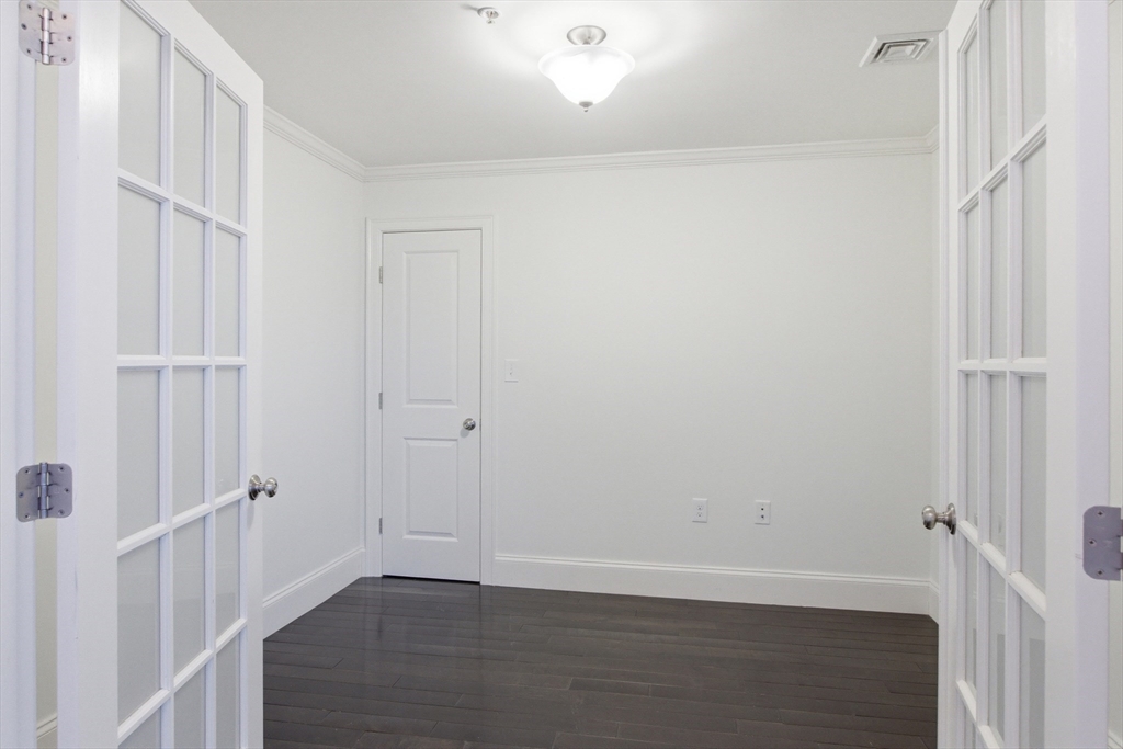 491 Dutton Street 305