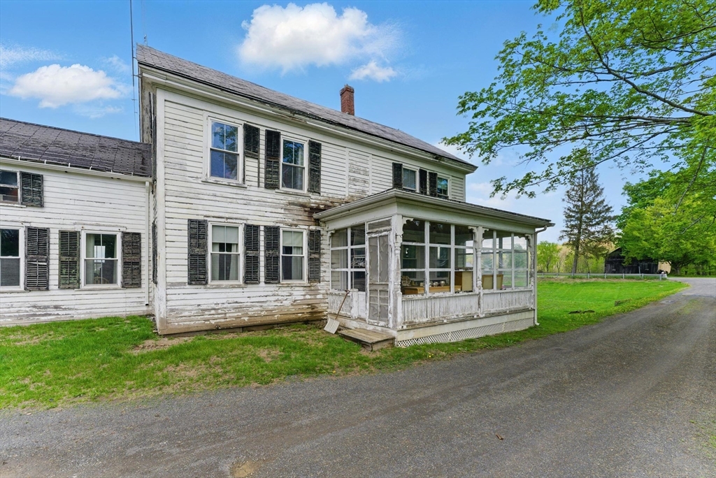 394 River Dr