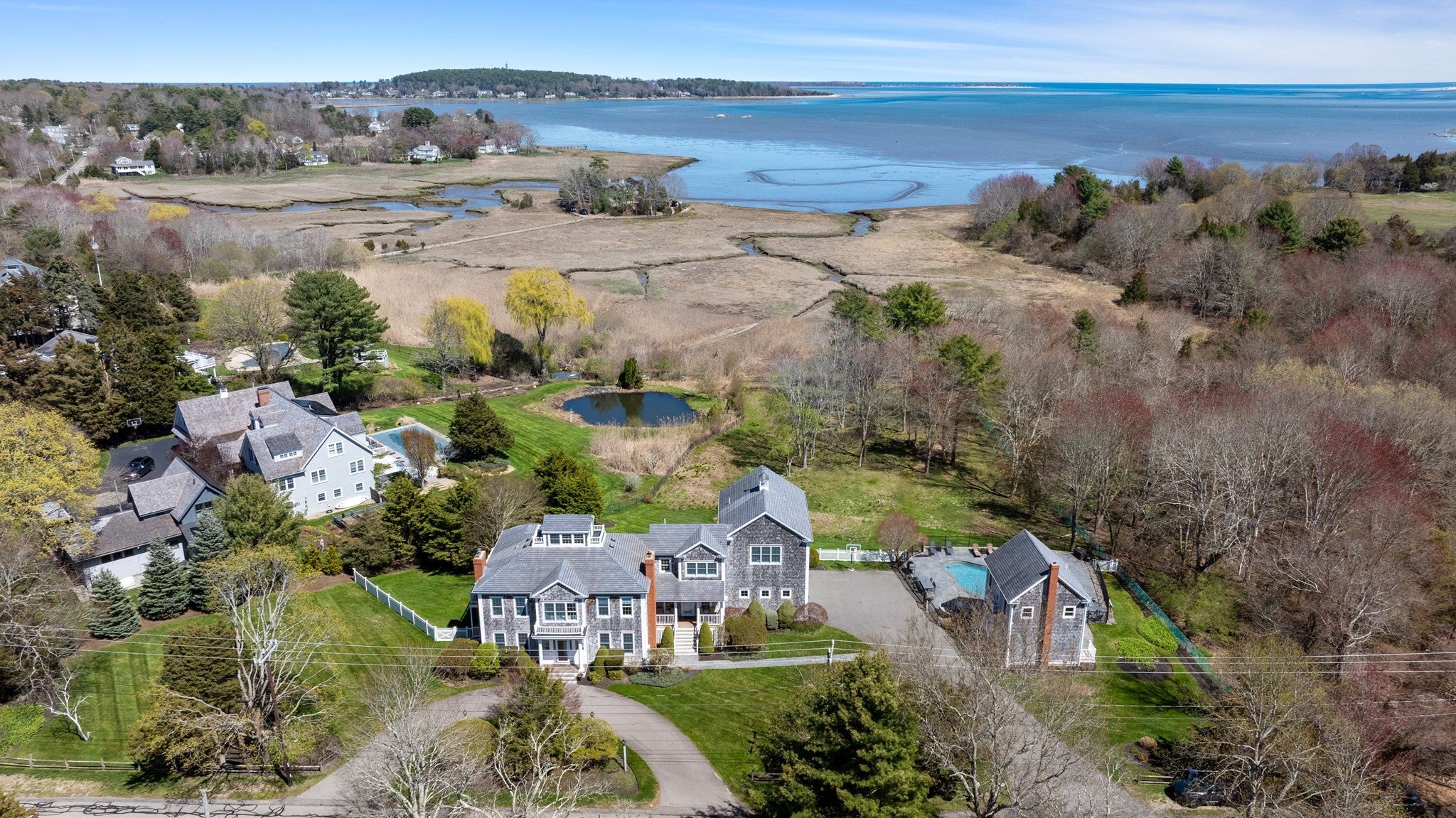 735 Bay Road