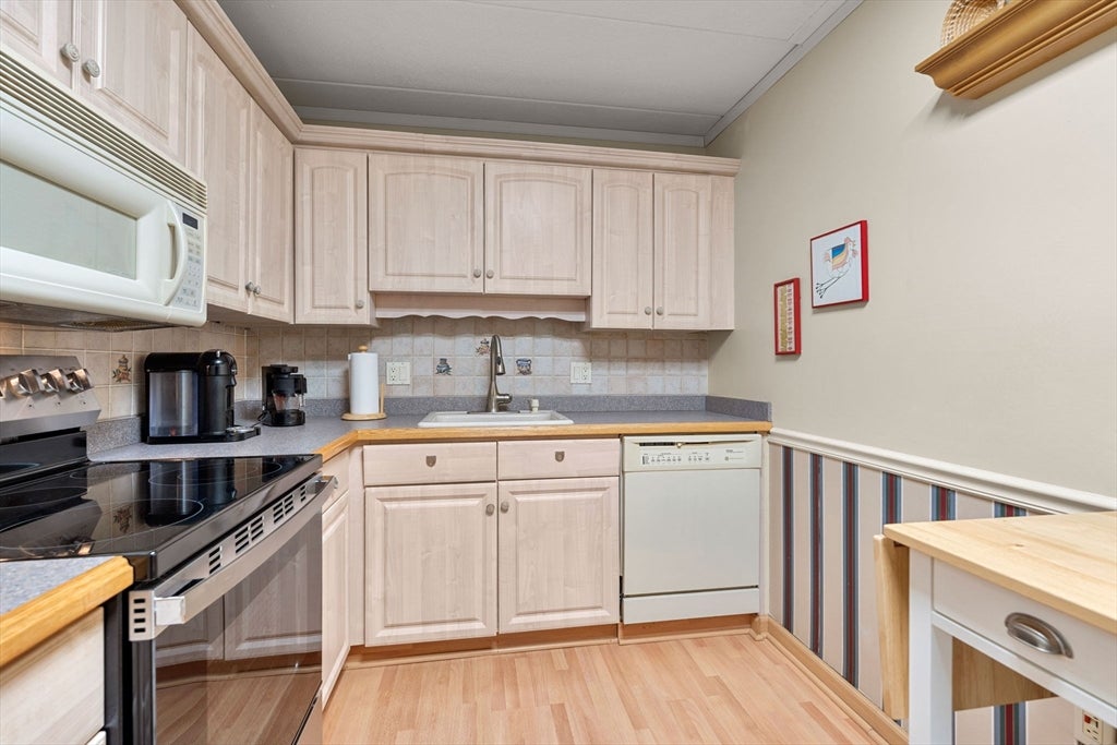 137 Franklin ST #203, Stoneham, MA, 137 Franklin ST #203, Stoneham, MA Photo #7