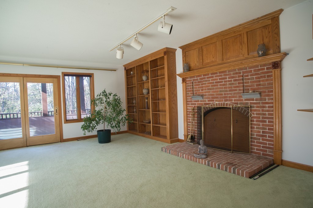 61 South Valley Road