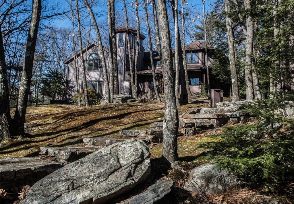 61 South Valley Road