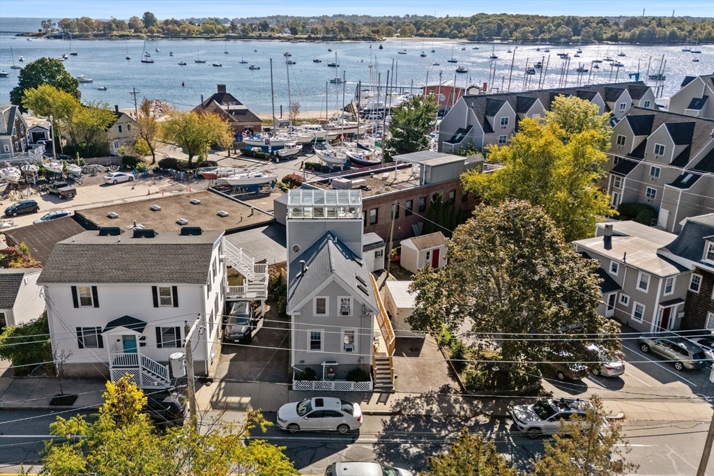 7 Lothrop St