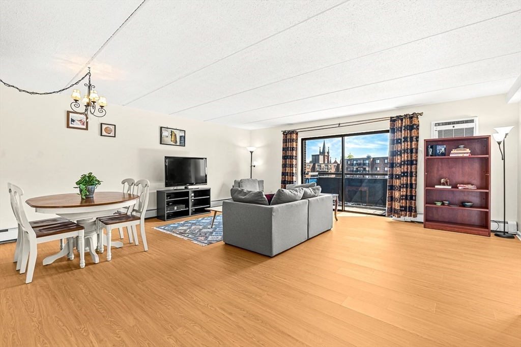 32 Whites Ave F6605