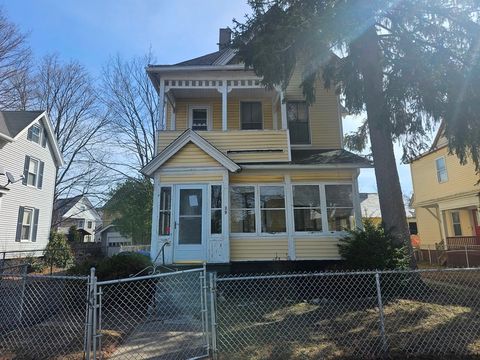 Photo of 29 Yale St, Springfield, MA 01109 (MLS # 73497508)