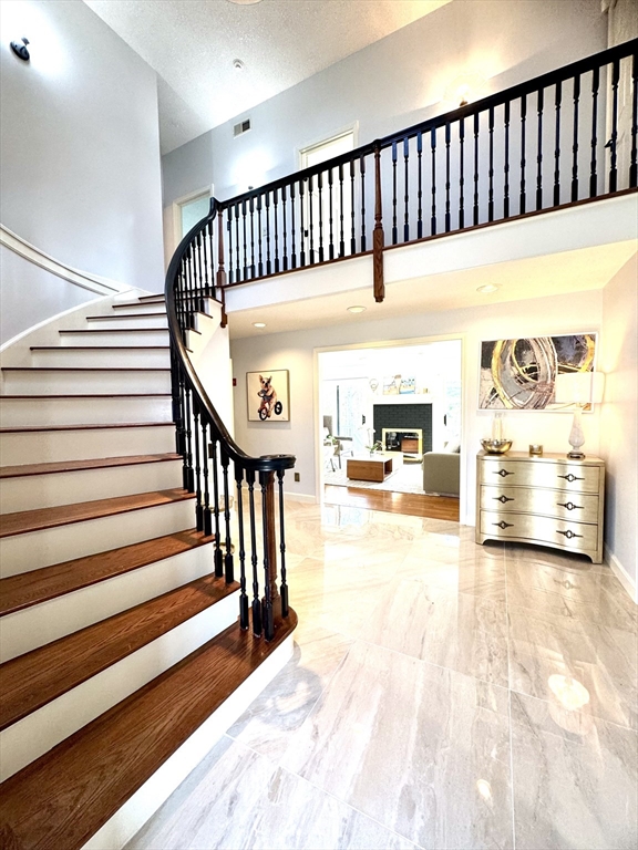 99 Longview St