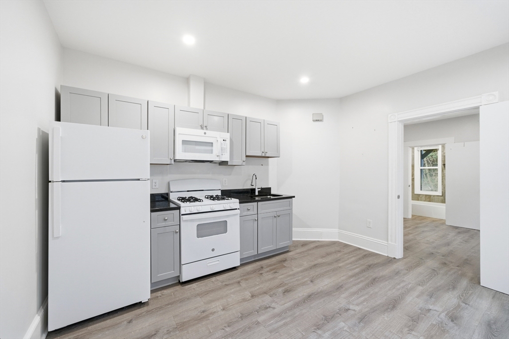 Click for 14 Ripley Street #1R, Malden, MA slideshow
