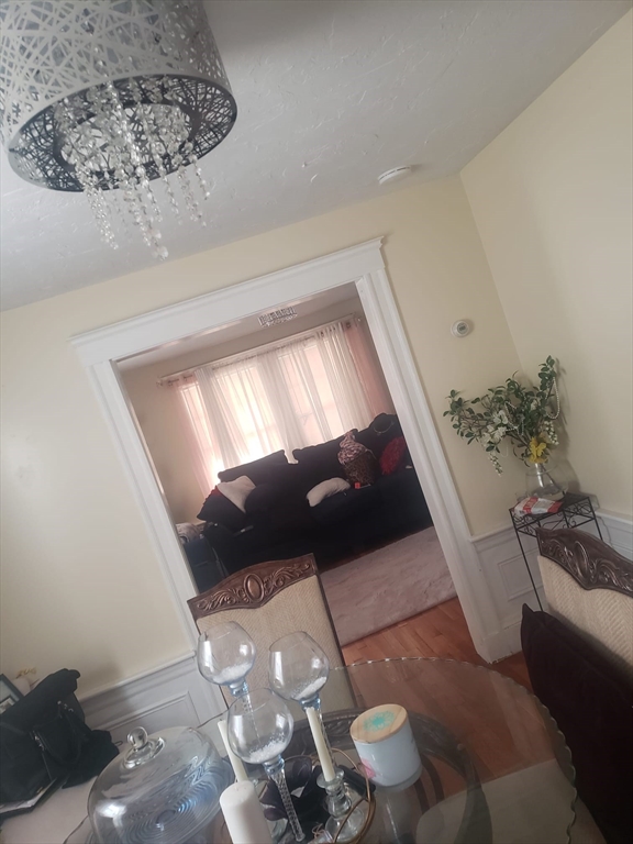 90 Hollingsworth St