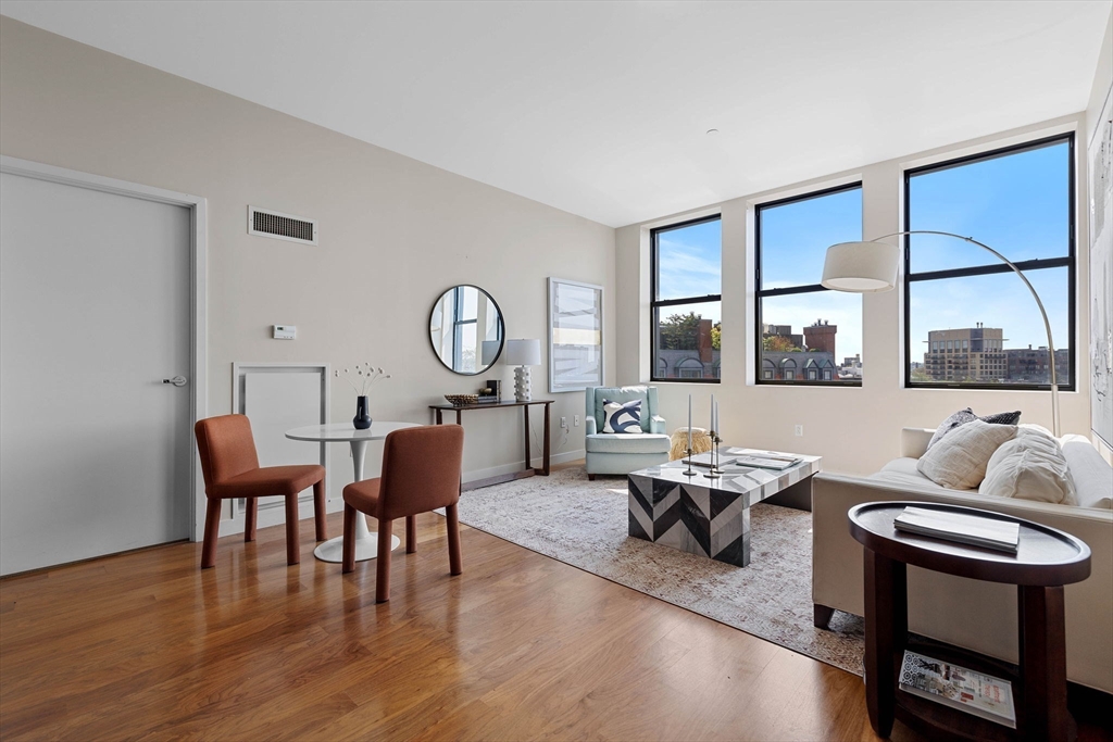285 Columbus Ave 606