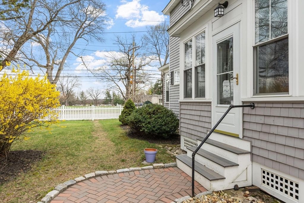 Photo of 352 Main Street, Leominster, MA 01453 (MLS # 73503238)