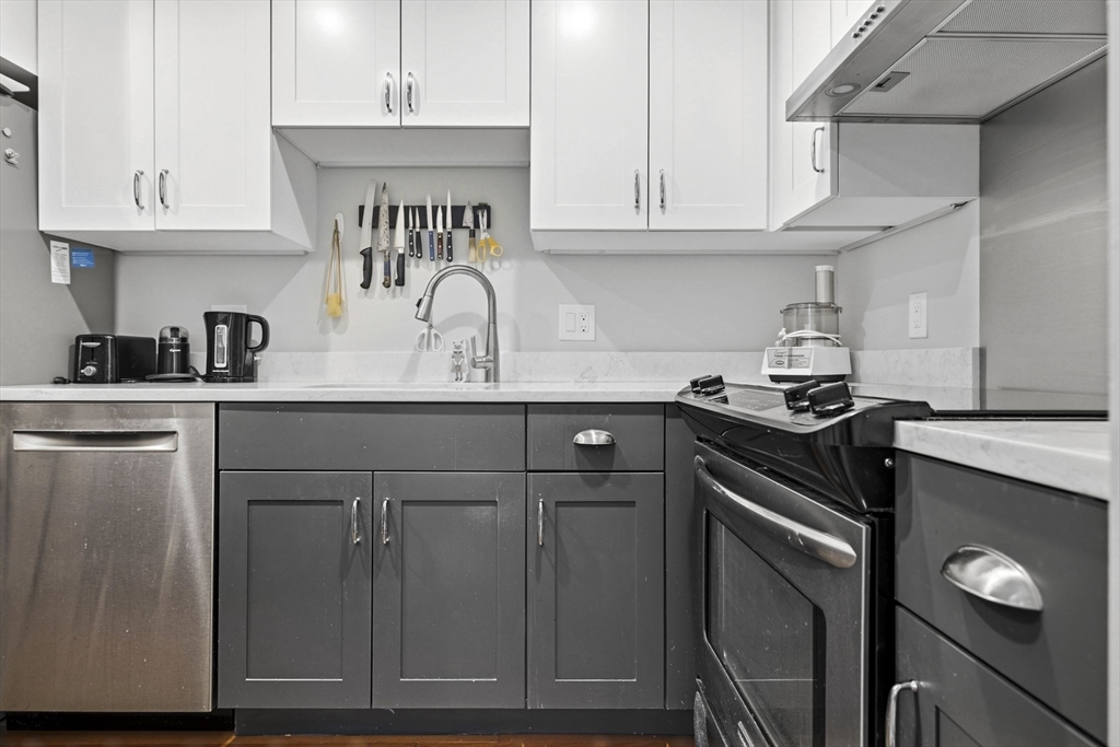 2 Clarendon St 301