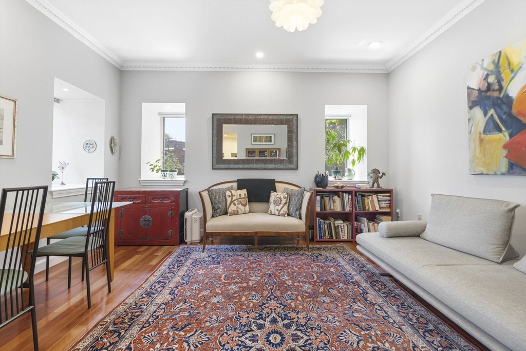 2 Clarendon St 301