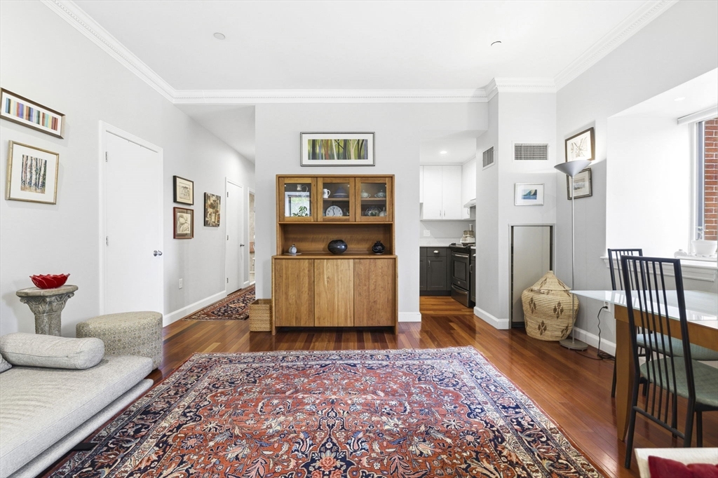 2 Clarendon St 301