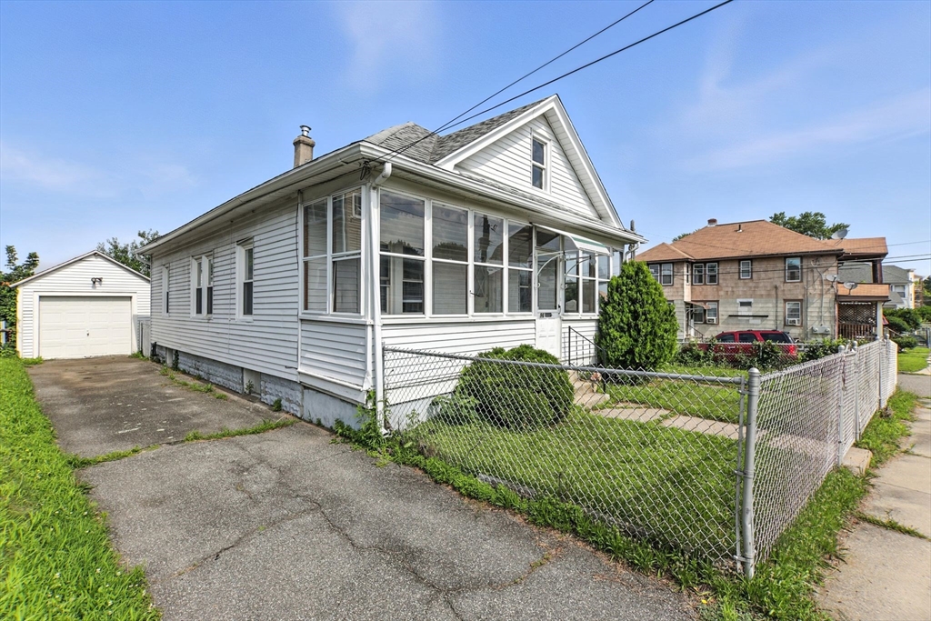 96 Lyons Street