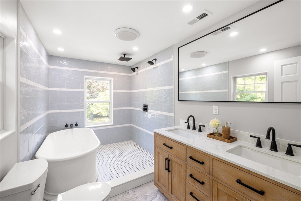 5 Pinetree Lane, Tisbury, MA Photo #13
