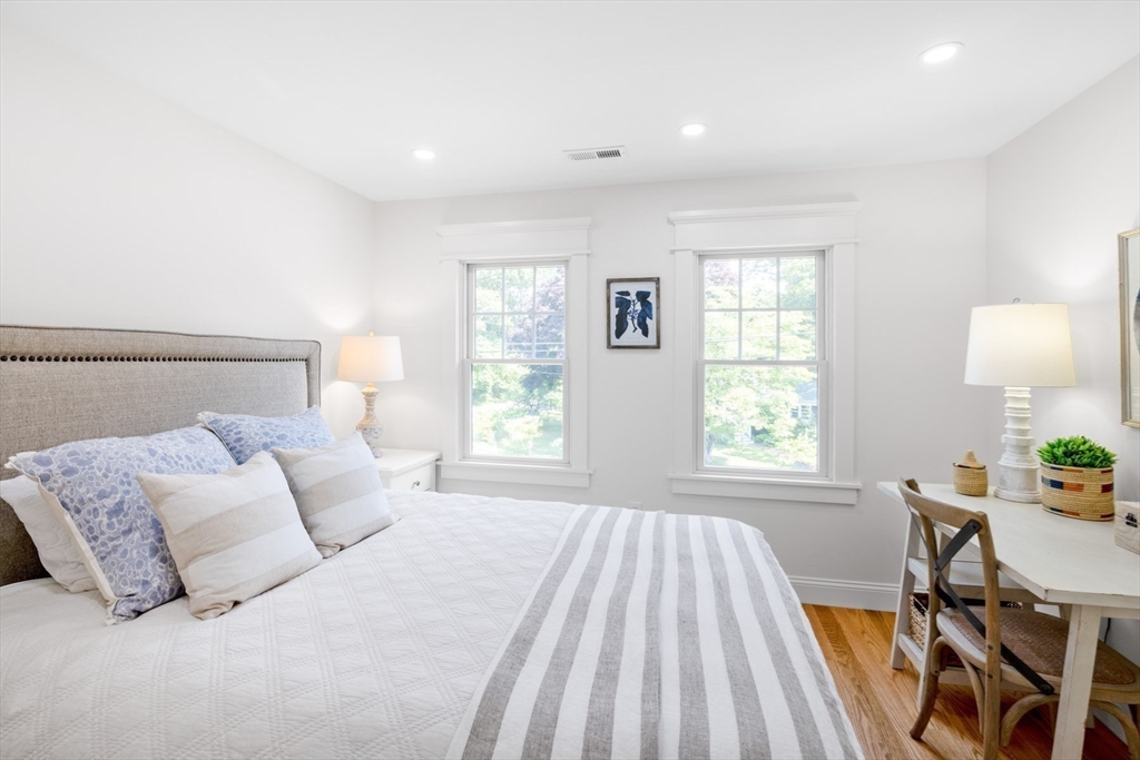 5 Pinetree Lane, Tisbury, MA Photo #10