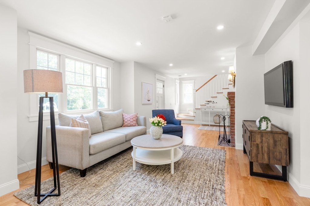 5 Pinetree Lane, Tisbury, MA Photo #16