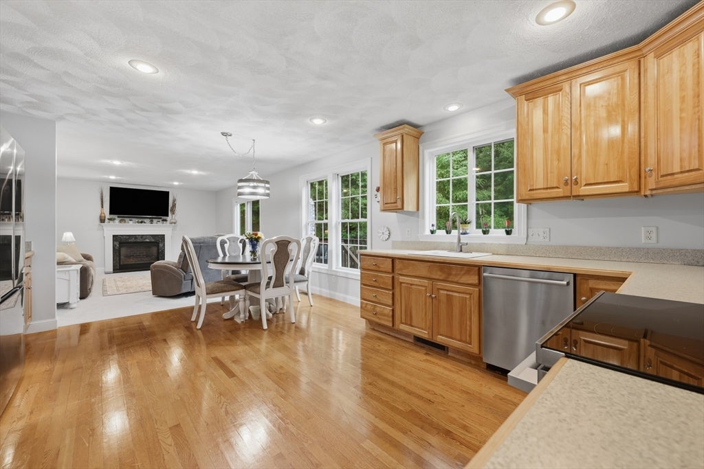 21 Olde Taverne Ln, Amesbury, MA, 21 Olde Taverne Ln, Amesbury, MA Photo #13