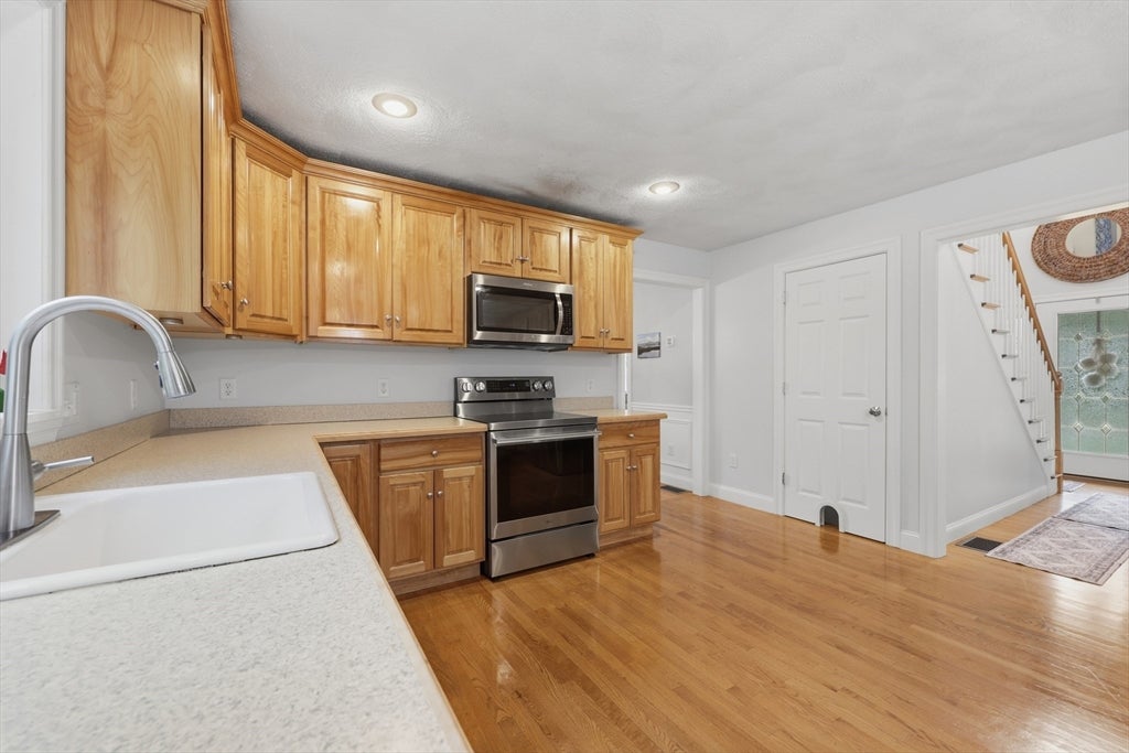 21 Olde Taverne Ln, Amesbury, MA, 21 Olde Taverne Ln, Amesbury, MA Photo #11
