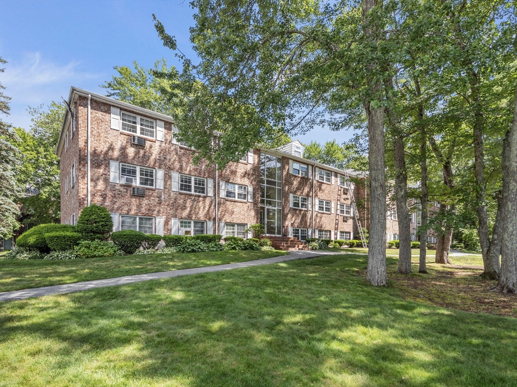 120 Edgelawn Ave 9