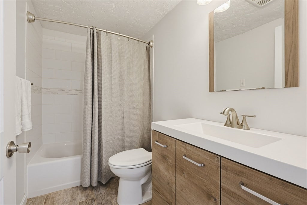 324 Taunton St, Wrentham, MA, 324 Taunton St, Wrentham, MA Photo #9