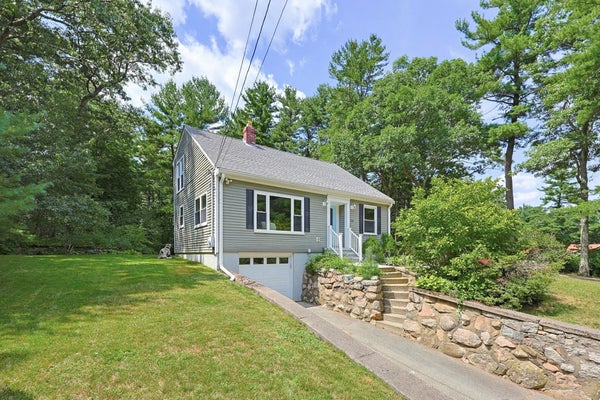 324 TAUNTON ST, WRENTHAM, MA 02093 - Image d428f7e03396abcf3d7c689290bce3ea/3225349093