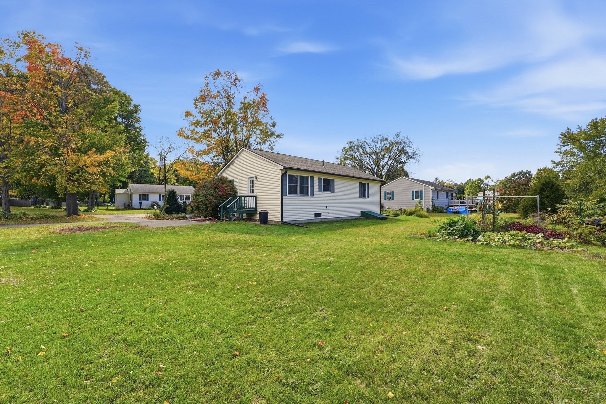 165 Ferry St, Easthampton, MA, 165 Ferry St, Easthampton, MA Photo #2
