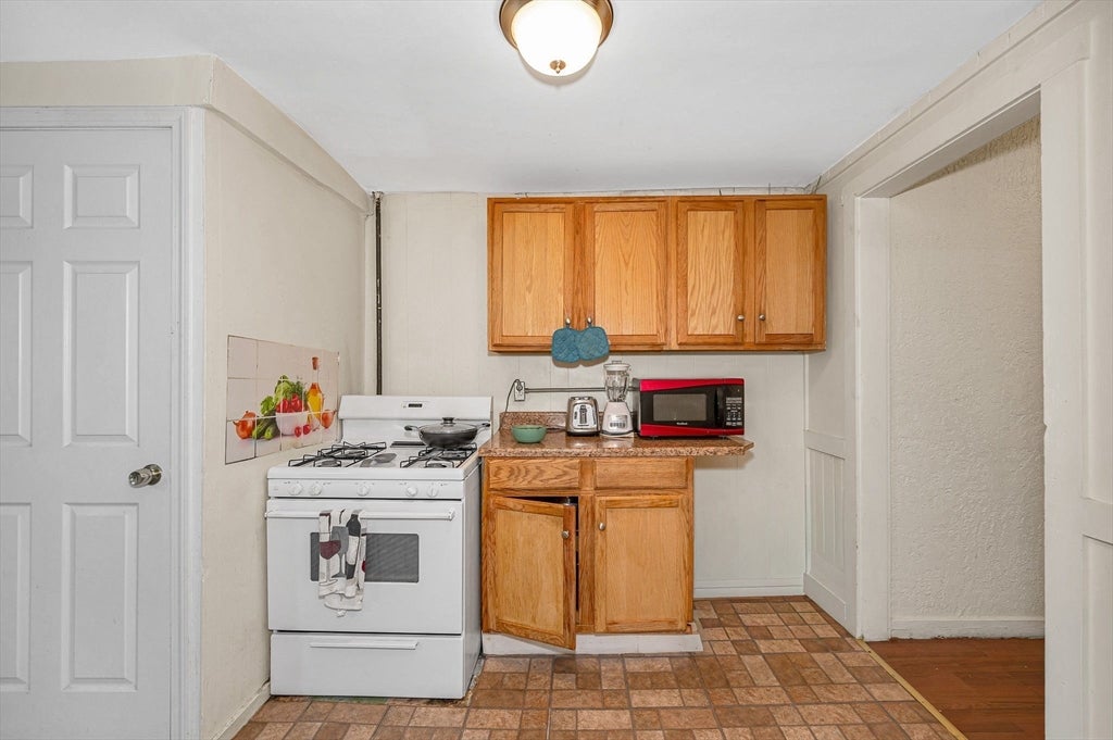 694 Merrimack Street, Lowell, MA Photo #29