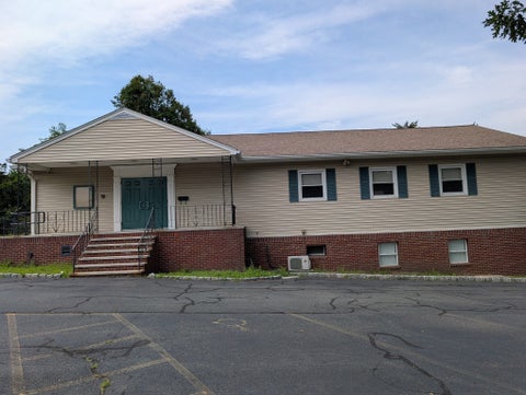 Photo of 136 Winn Street, Burlington, MA 01803 (MLS # 73583042)