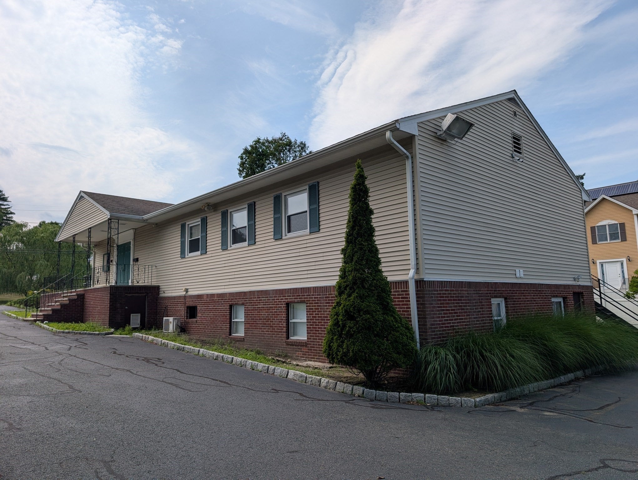 136 Winn Street