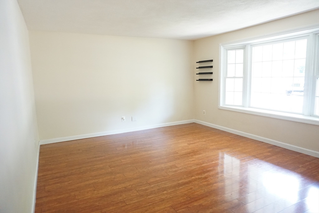 9 Bonanza Rd