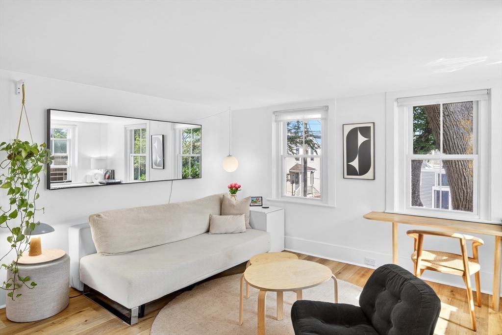 476 Commercial Street 4