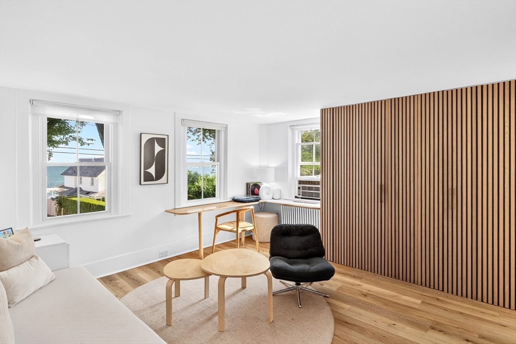 476 Commercial Street 4