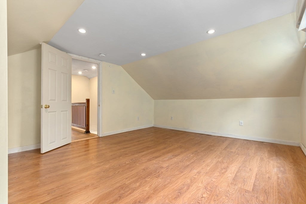 31 Vincent ST, Saugus, MA Photo #28